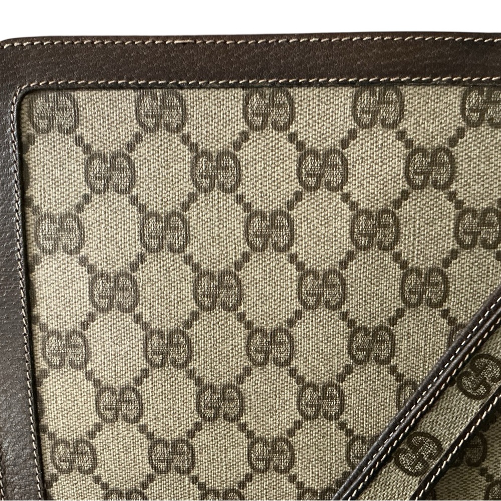 Authentic Vintage Gucci Beige and Brown GG Canvas Wristlet Pouch - Picture 13 of 13